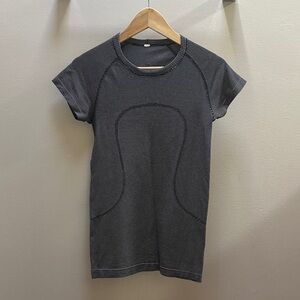 Lululemon Women’s Striped Black And White Athletic Top Size 4